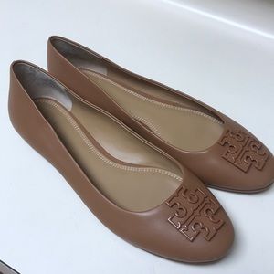 TORY BURCH Leather Flats TAN size 10- Never Worn